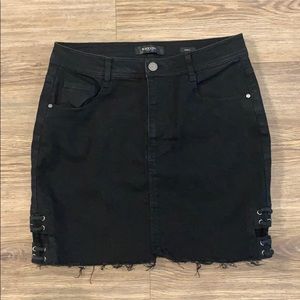 Super cute black jean skirt